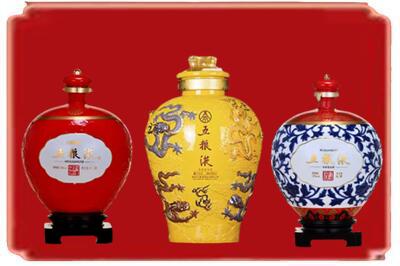 鸡西烟酒回收五粮液各种摆件.jpg
